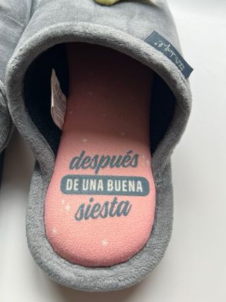Zapatillas de estar por casa grises con estrellas