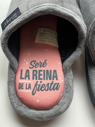 Zapatillas de estar por casa grises con estrellas