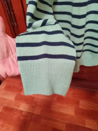 Jersey verde cuello pico rayas