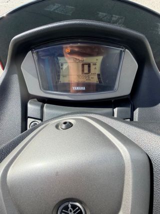 Yamaha NMAX 125cc Roja y Negra