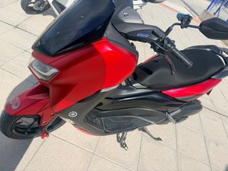 Yamaha NMAX 125cc Roja y Negra