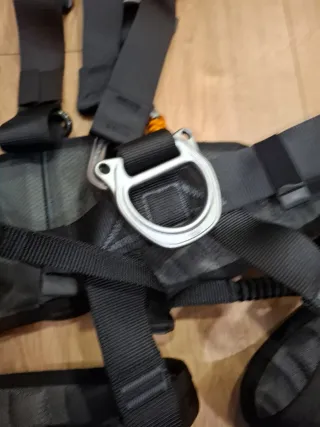 Arnés Petzl AVAO FAST Internacional Talla 1