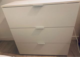 Cómoda cajonera blanca de madera