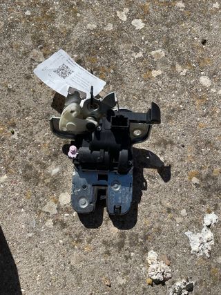 Cerradura Portón Maletero Audi, Skoda y Mercedes