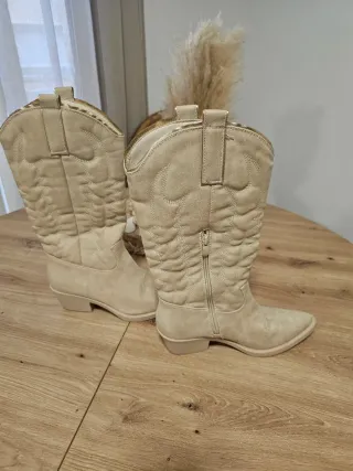 Botas camperas beige