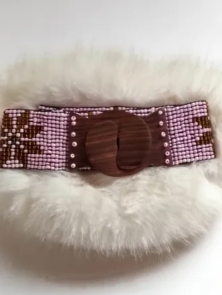 Cinturón abalorios estrellas cierre madera