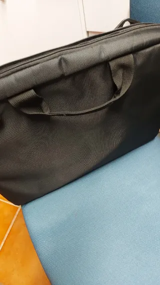 Maletín multifuncional negro y azul