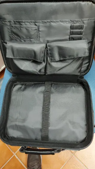 Maletín multifuncional negro y azul