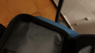 Maletín multifuncional negro y azul