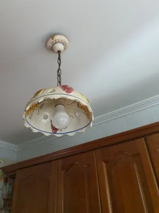 Lámpara de cerámica artesanal