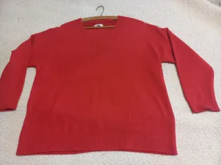 Jersey lana rojo cuello pico