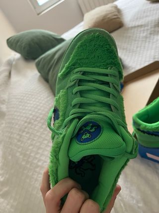 Nike SB Dunk Low Grinch Peluche