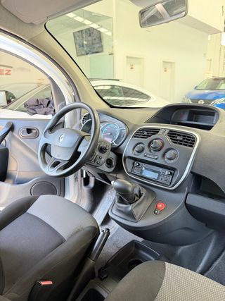Renault Kangoo Z.E. Renault Kangoo Z.E. Maxi Z.E. 5 plazas