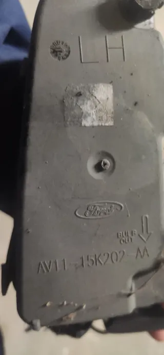 Faro Antiniebla Ford Focus AV11-15K202-AA LH