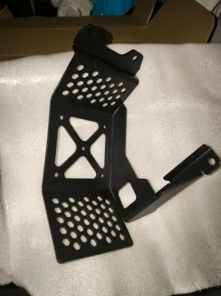 Protector cárter moto Tracer 9