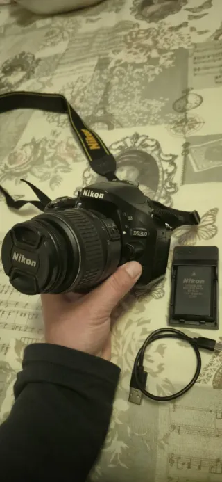 Cámara Nikon D5200 + Objetivo 18-55mm