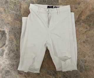 Jeans blancos rotos