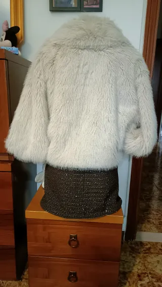 Eco pelliccia Piazza Italia beige panna