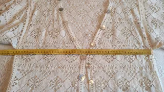 Chaqueta de encaje beige