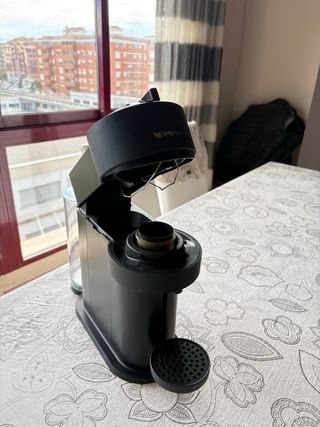 Cafetera Nespresso Negra