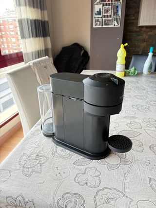 Cafetera Nespresso Negra