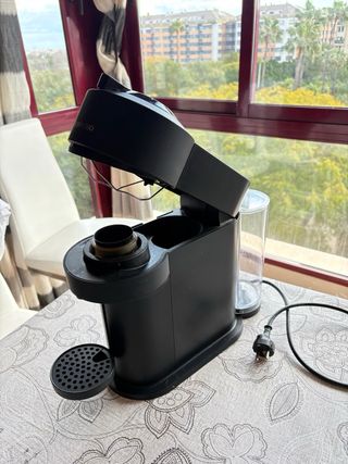 Cafetera Nespresso Negra