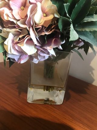 Florero elegante cristal y tela