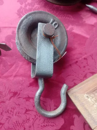Polea antigua de hierro fundido