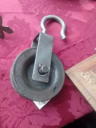 Polea antigua de hierro fundido