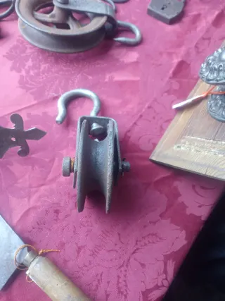 Polea antigua de hierro fundido