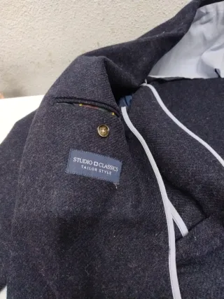 Americana de lana azul y marrón