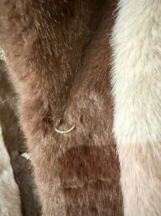 Chaquetón imitación visón con capucha