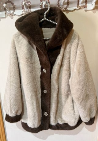 Chaquetón imitación visón con capucha