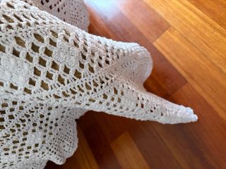 Colcha de ganchillo blanca