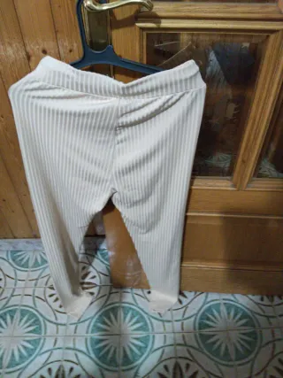 Pantalones beige de canalé