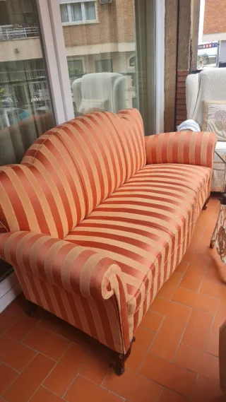 Sofá antiguo de tela