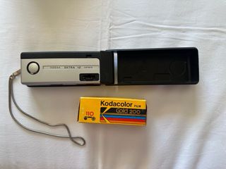 Lote 2 Cámaras Kodak: Ektra 12 y Advantix 2000