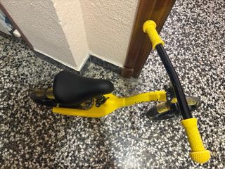 Bicicleta de equilibrio amarilla WOMY