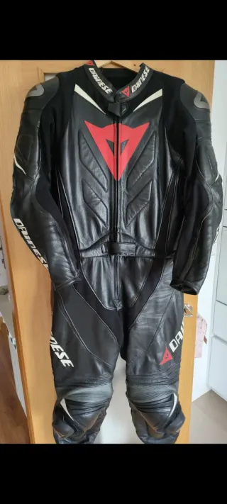 Mono de cuero Dainese