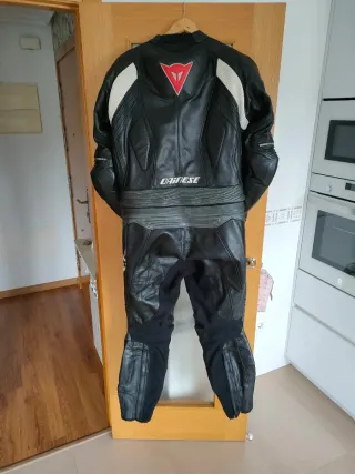 Mono de cuero Dainese