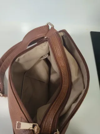 Bolso marrón y rosa