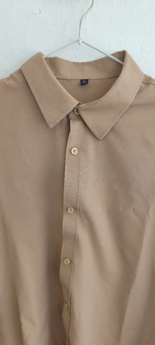 Camisa beige talla M