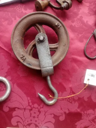 Polea antigua de hierro fundido