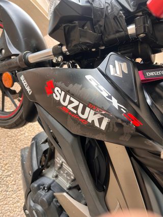 Suzuki GSX-S 125 Negra