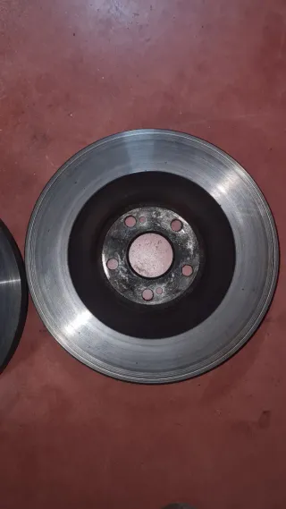 Discos de freno con tornillería