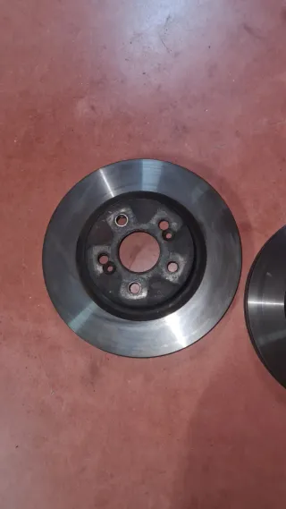 Discos de freno con tornillería
