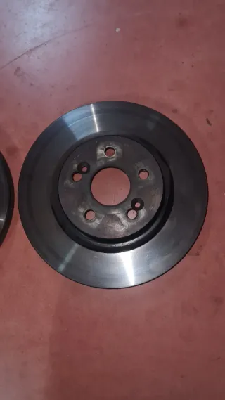 Discos de freno con tornillería