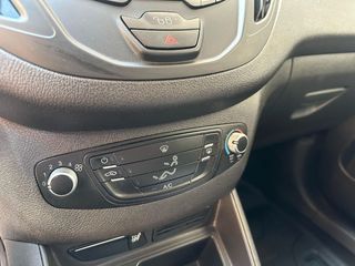 Ford Transit Courier 2021