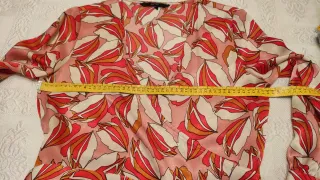 Blusa cruzada estampada