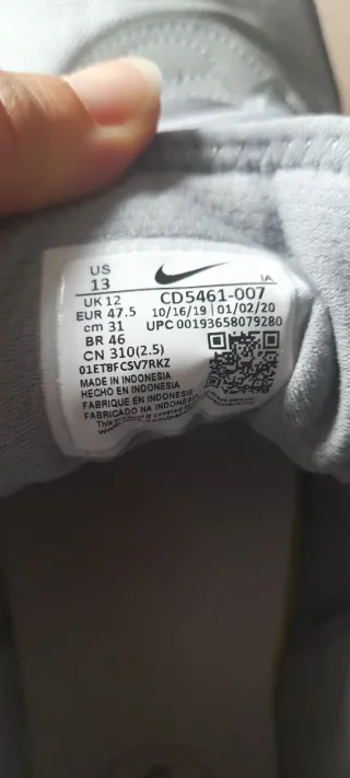 Zapatillas Nike Atsuma Grises y Blancas